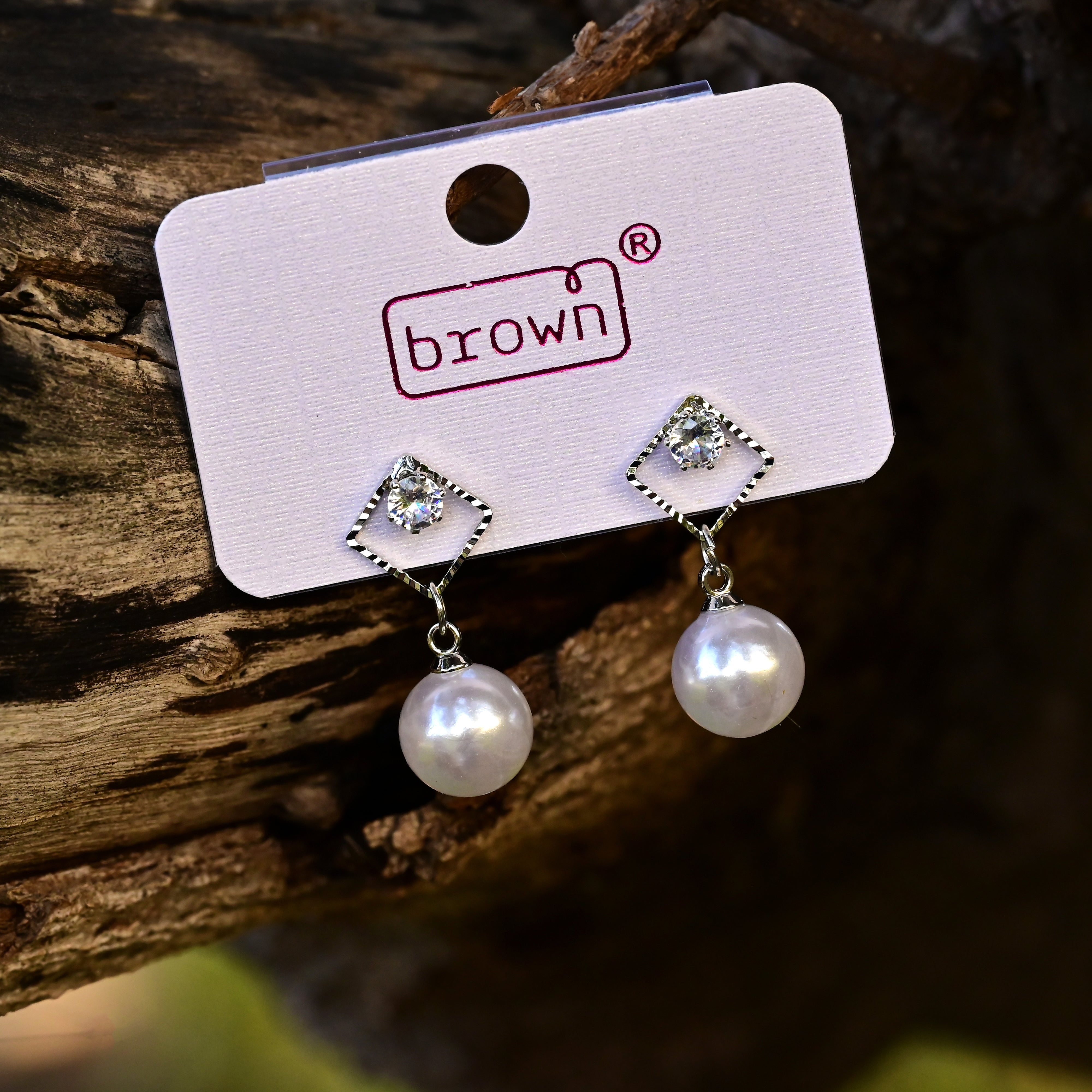 Exquisite Aura Rhinestone Silver Pearl Dangle Earrings